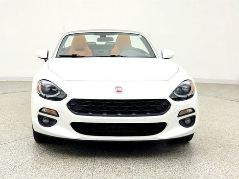 Used 2018 FIAT 124 Spider Lusso w/ Navigation & Sound Group RWD image 2