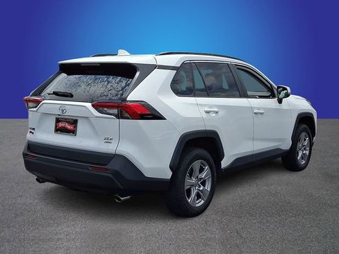Used 2023 Toyota RAV4 XLE AWD/4WD image 4