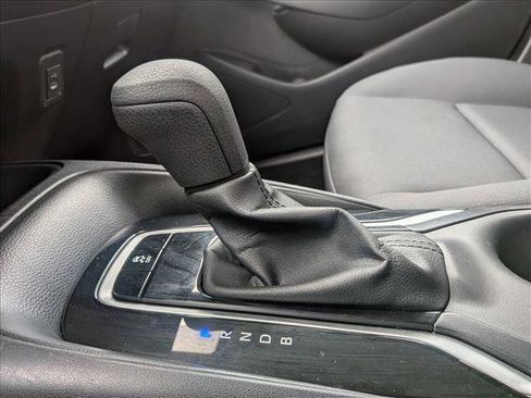 Used 2025 Toyota Corolla LE image 12