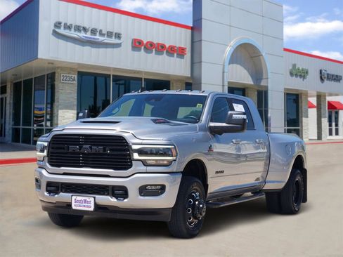 Used 2024 RAM 3500 Laramie w/ Night Edition AWD/4WD image 2