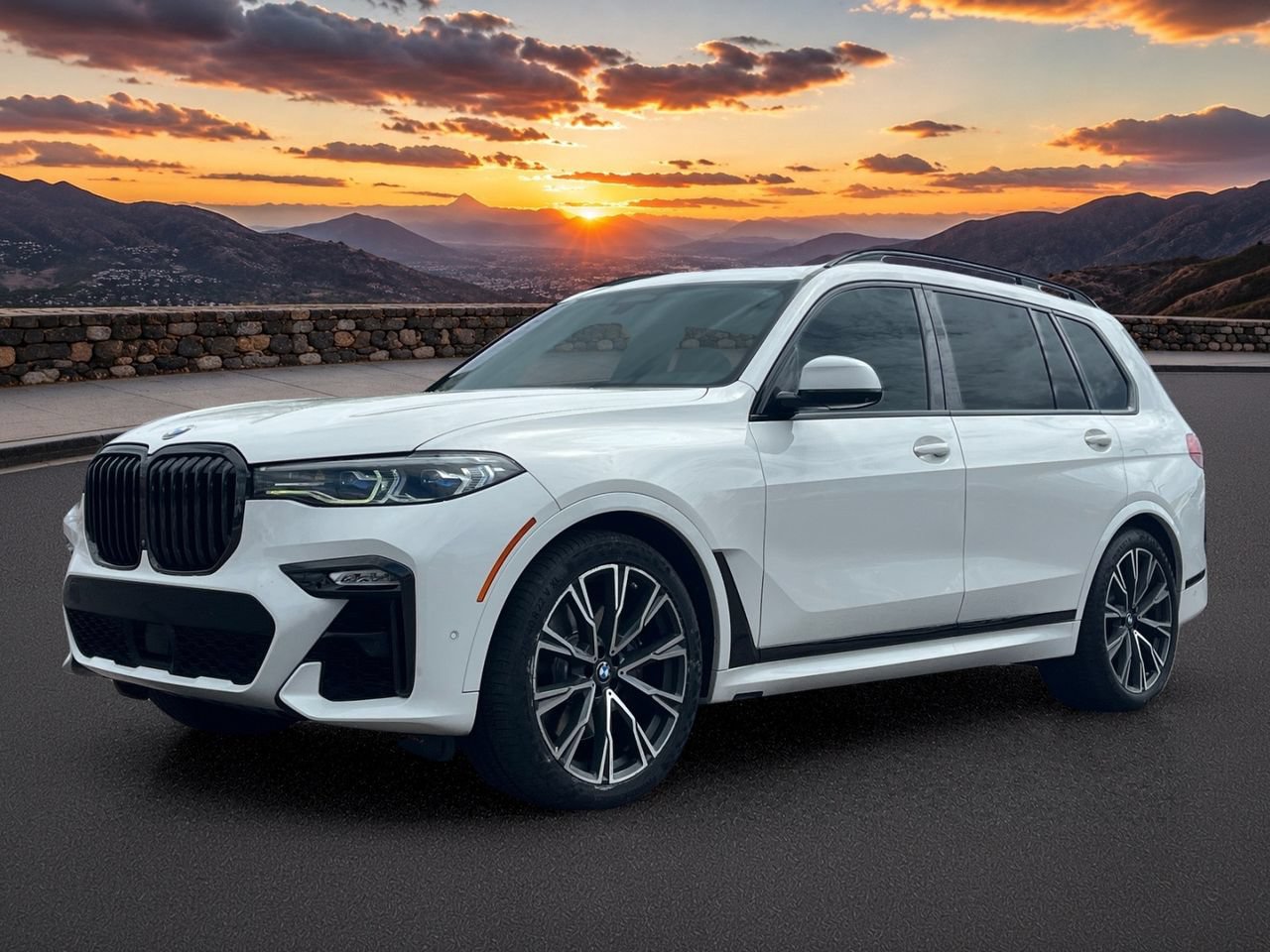 Used 2021 BMW X7 M50i w/ Dynamic Handling Package AWD/4WD image 2