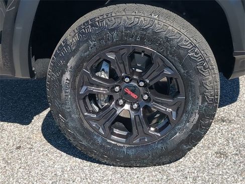 Used 2025 GMC Canyon Elevation w/ Convenience Package image 11