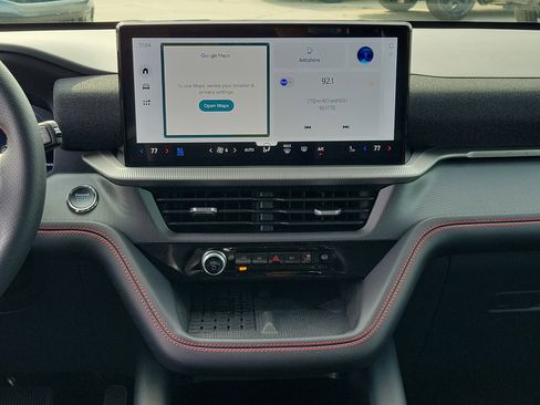 Used 2025 Ford Explorer ST image 19