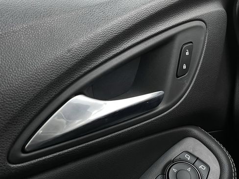 Used 2024 Buick Encore GX Sport Touring image 13