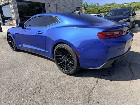 Used 2017 Chevrolet Camaro LT w/ Technology Package RWD image 7