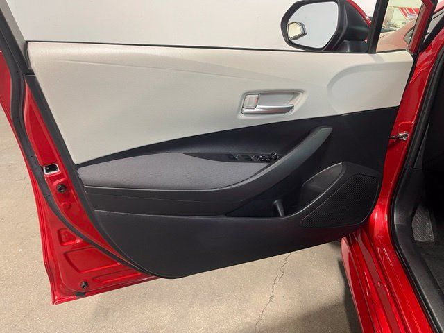 Used 2020 Toyota Corolla LE w/ Carpet Mat Package (TMS) FWD image 25