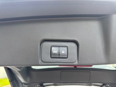 Used 2024 Nissan Rogue SL w/ SL Premium Package FWD image 19