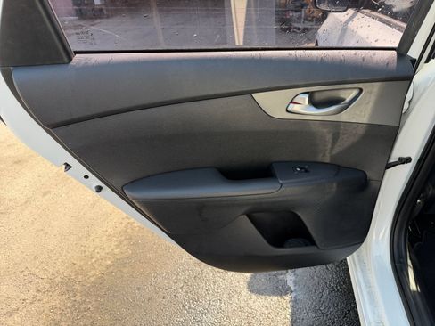 Used 2019 Kia Forte LXS FWD image 27