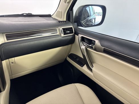Used 2020 Lexus GX 460 Premium AWD/4WD image 30