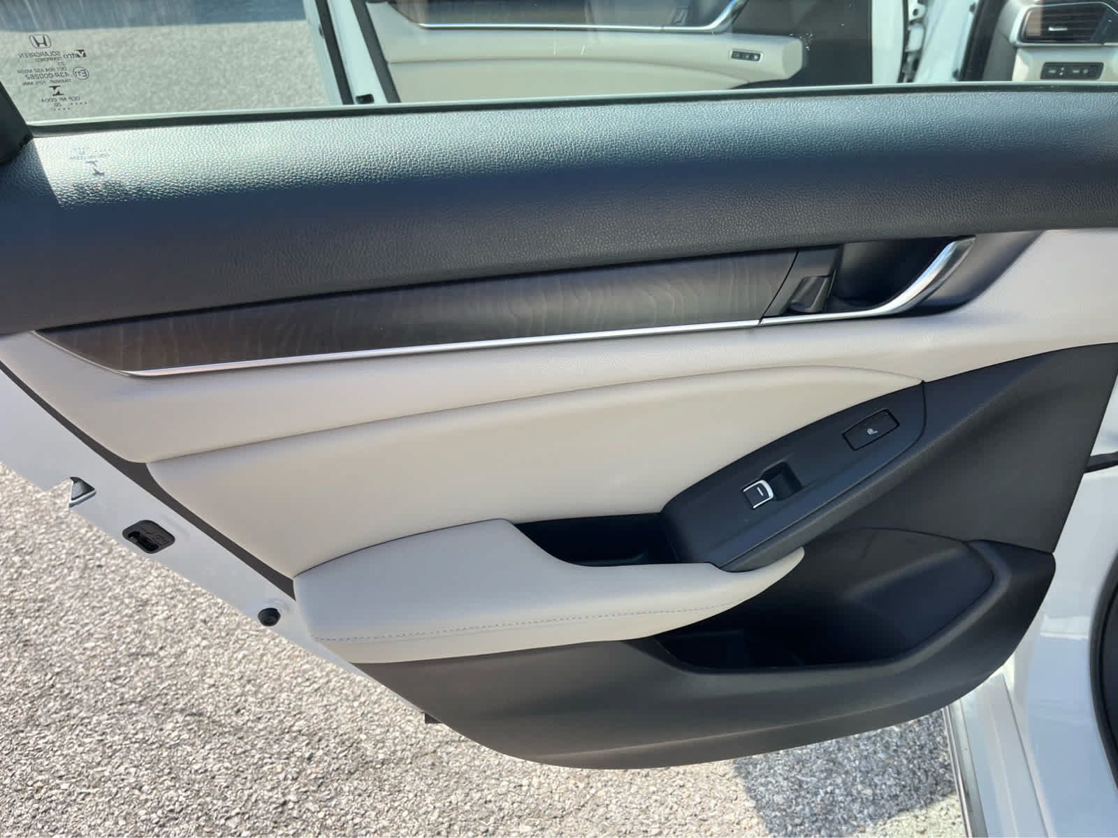 Used 2020 Honda Accord Touring image 24
