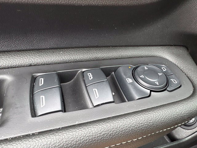 Used 2024 GMC Terrain Denali w/ Denali Premium Package AWD/4WD image 13