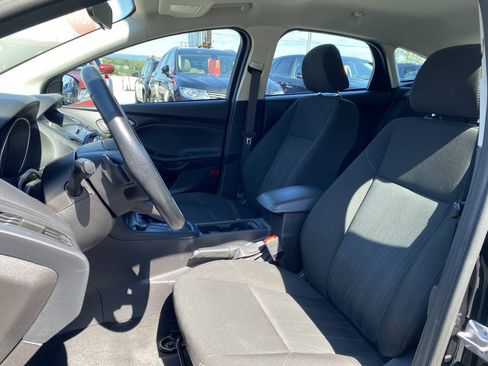 Used 2015 Ford Focus SE w/ SE Sport Package FWD image 13