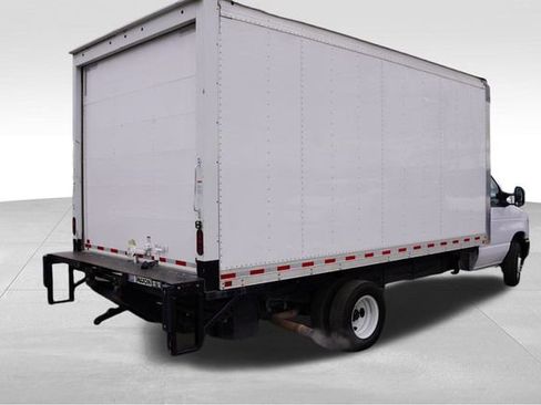 Used 2024 Ford E-450 and Econoline 450 Super Duty w/ Power Windows & Locks Group image 5