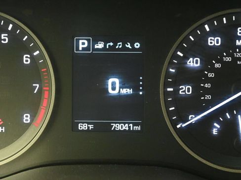 Used 2016 Hyundai Tucson SE w/ Option Group 02 AWD/4WD image 16
