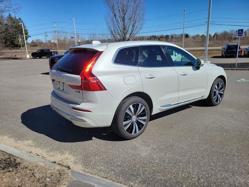 Used 2023 Volvo XC60 B5 Plus w/ Climate Package image 7