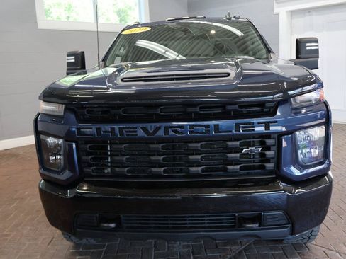 Used 2020 Chevrolet Silverado 2500 Custom w/ Custom Convenience Package AWD/4WD image 2