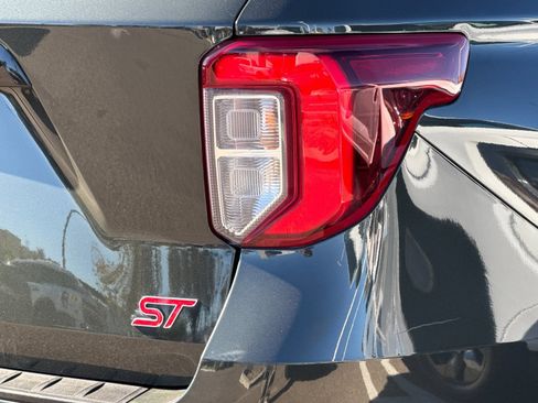 Used 2022 Ford Explorer ST w/ Equipment Group 401A image 35