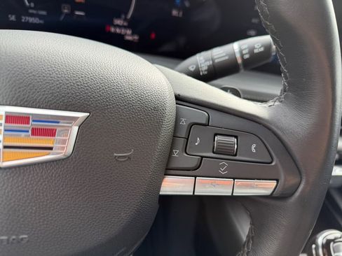 Used 2025 Cadillac XT4 Premium Luxury image 18