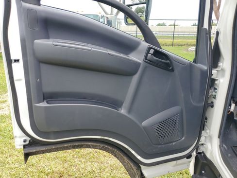 New 2025 Chevrolet Low Cab Forward image 17