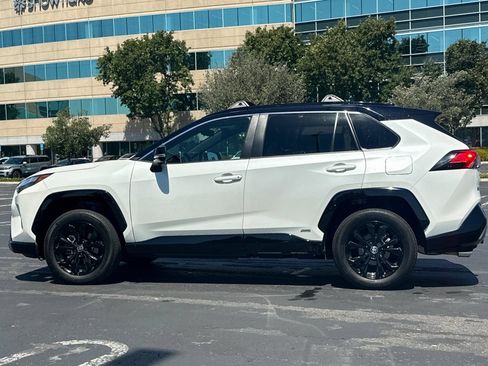 Used 2022 Toyota RAV4 XSE AWD/4WD image 7
