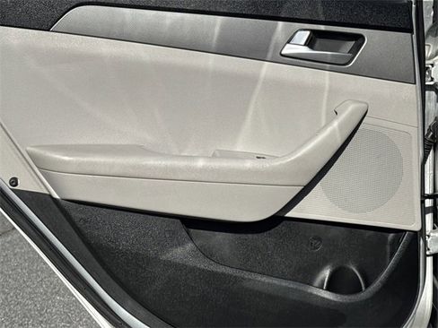 Used 2016 Hyundai Sonata SE image 21