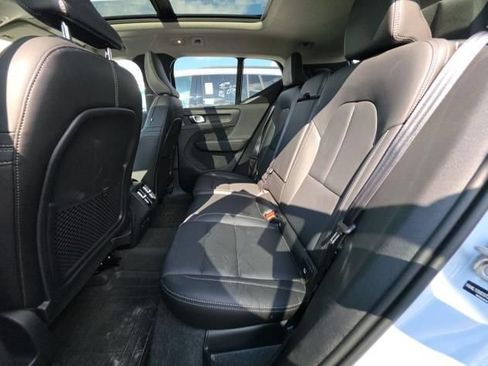 Used 2026 Volvo XC40 B5 Plus AWD/4WD image 9