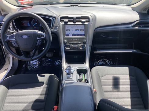 Used 2020 Ford Fusion SE FWD image 24