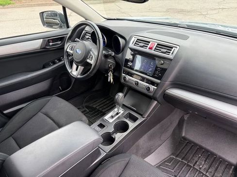 Used 2017 Subaru Outback 2.5i Premium AWD/4WD image 6