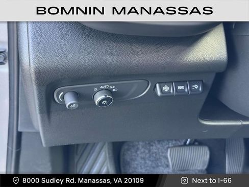 Used 2022 Buick Envision Avenir w/ Technology Package II image 23