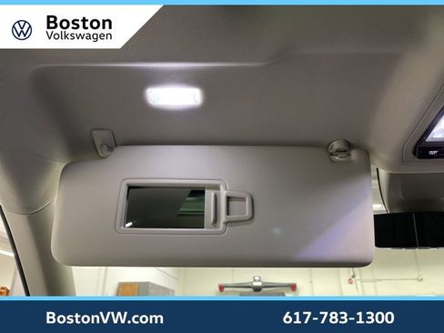 Used 2025 Volkswagen Atlas SEL Premium R-Line image 26