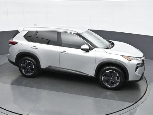 Used 2025 Nissan Rogue SV AWD/4WD image 23
