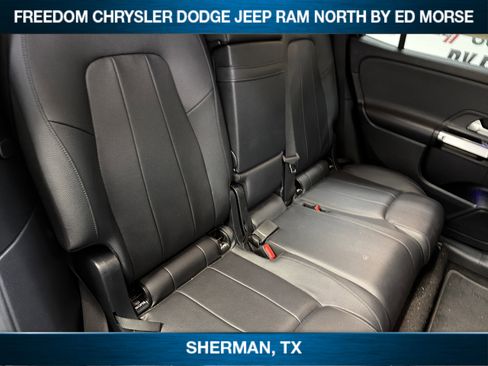 Used 2021 Mercedes-Benz GLB 250 image 10
