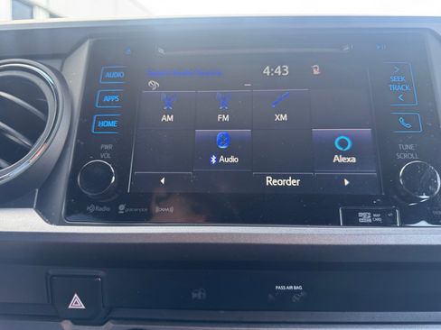 Used 2019 Toyota Tacoma TRD Sport w/ Technology Package image 28