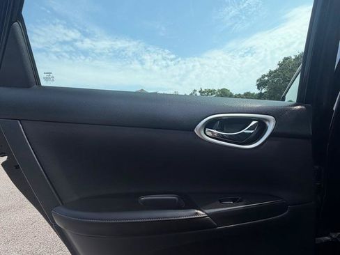 Used 2019 Nissan Sentra SV w/ Special Edition Package FWD image 11