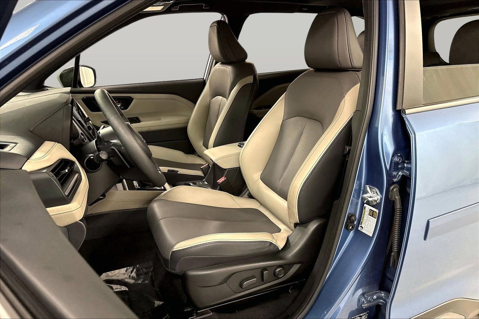 Used 2025 Subaru Forester Limited AWD/4WD image 26