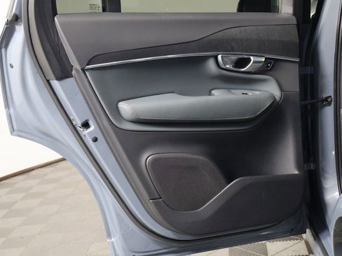 Used 2020 Volvo XC90 T8 Momentum w/ Protection Package Premier image 14