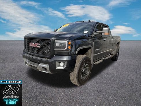 Used 2017 GMC Sierra 2500 Denali w/ Suspension Package, Off-Road image 3