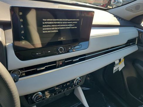 New 2026 Mitsubishi Outlander SE image 29