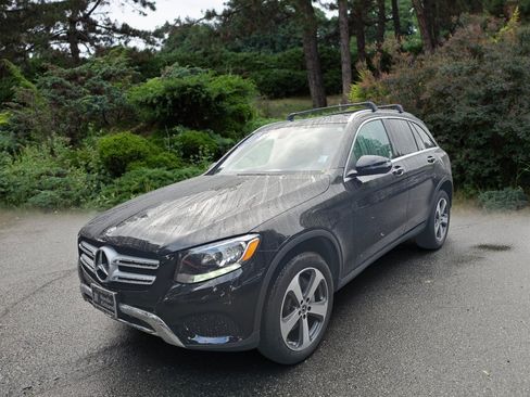 Used 2019 Mercedes-Benz GLC 300 4MATIC image 3