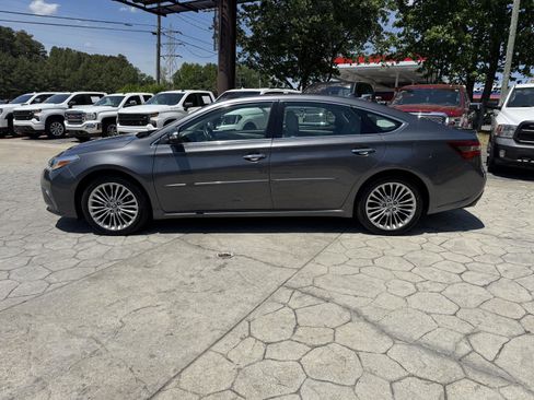Used 2018 Toyota Avalon Limited w/ Protection Package FWD image 10