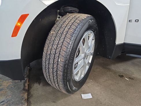 Used 2024 Chevrolet Equinox LT image 31