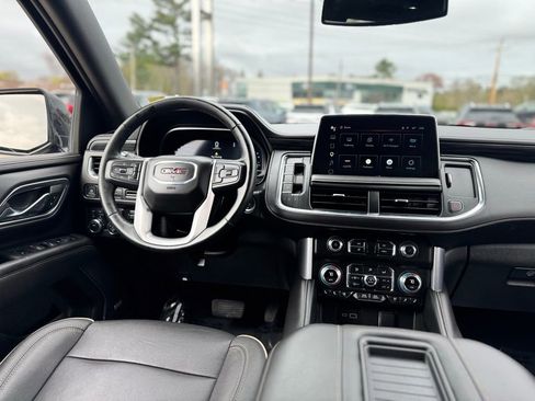 Used 2023 GMC Yukon XL SLT w/ Max Trailering Package AWD/4WD image 13