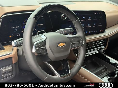 Used 2026 Chevrolet Suburban High Country AWD/4WD image 19