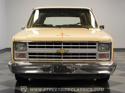 Used 1987 GMC Suburban 2WD image 17