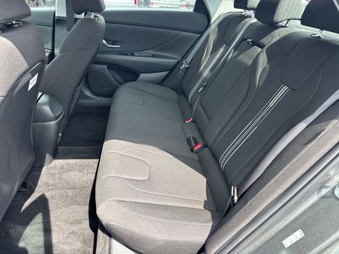 Used 2024 Hyundai Elantra SEL w/ Convenience Package FWD image 6