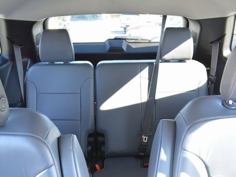 Used 2018 Chevrolet Traverse LT image 29