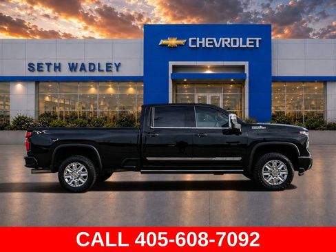 Used 2024 Chevrolet Silverado 2500 High Country w/ High Country Premium Package AWD/4WD image 8