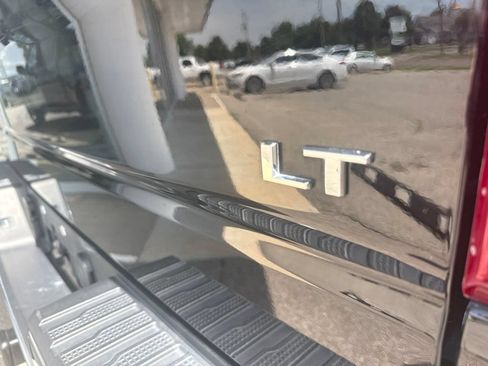 Used 2024 Chevrolet Silverado 1500 LT AWD/4WD image 14