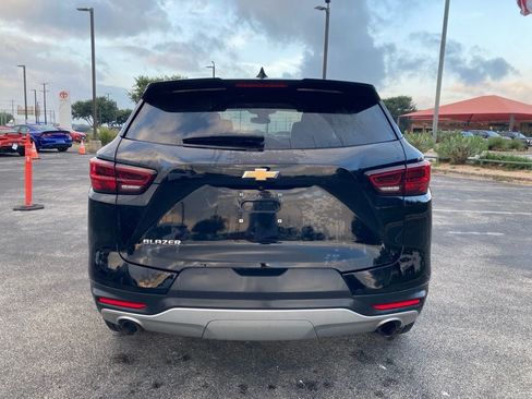Used 2025 Chevrolet Blazer LT FWD image 5