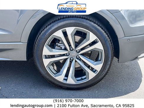 Used 2019 Audi Q8 Prestige w/ Adaptive Chassis Package AWD/4WD image 10